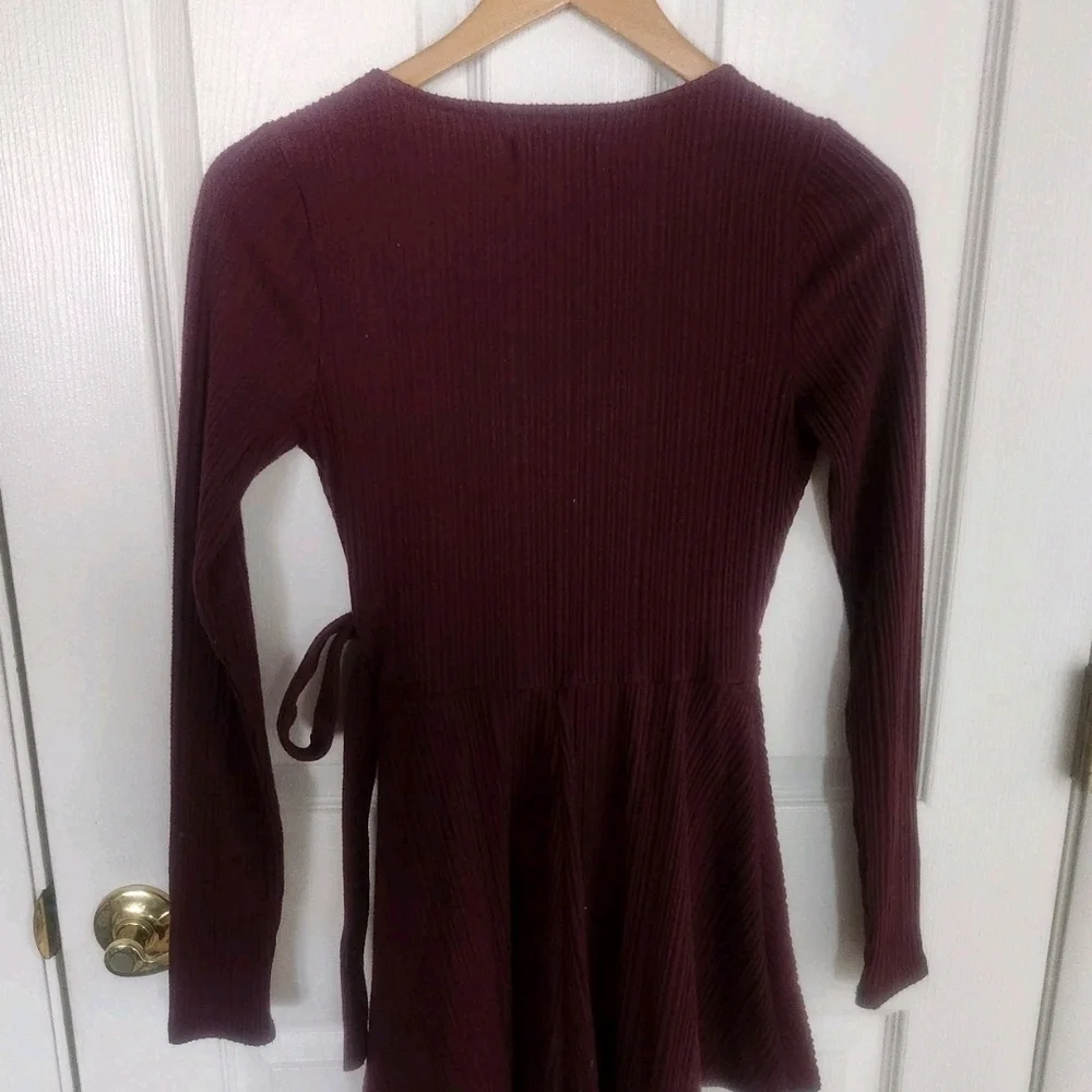 Urban Outfitters Brielle Cozy‎ Wrap Romper Size Small Burgundy Ribbed Tie Waist